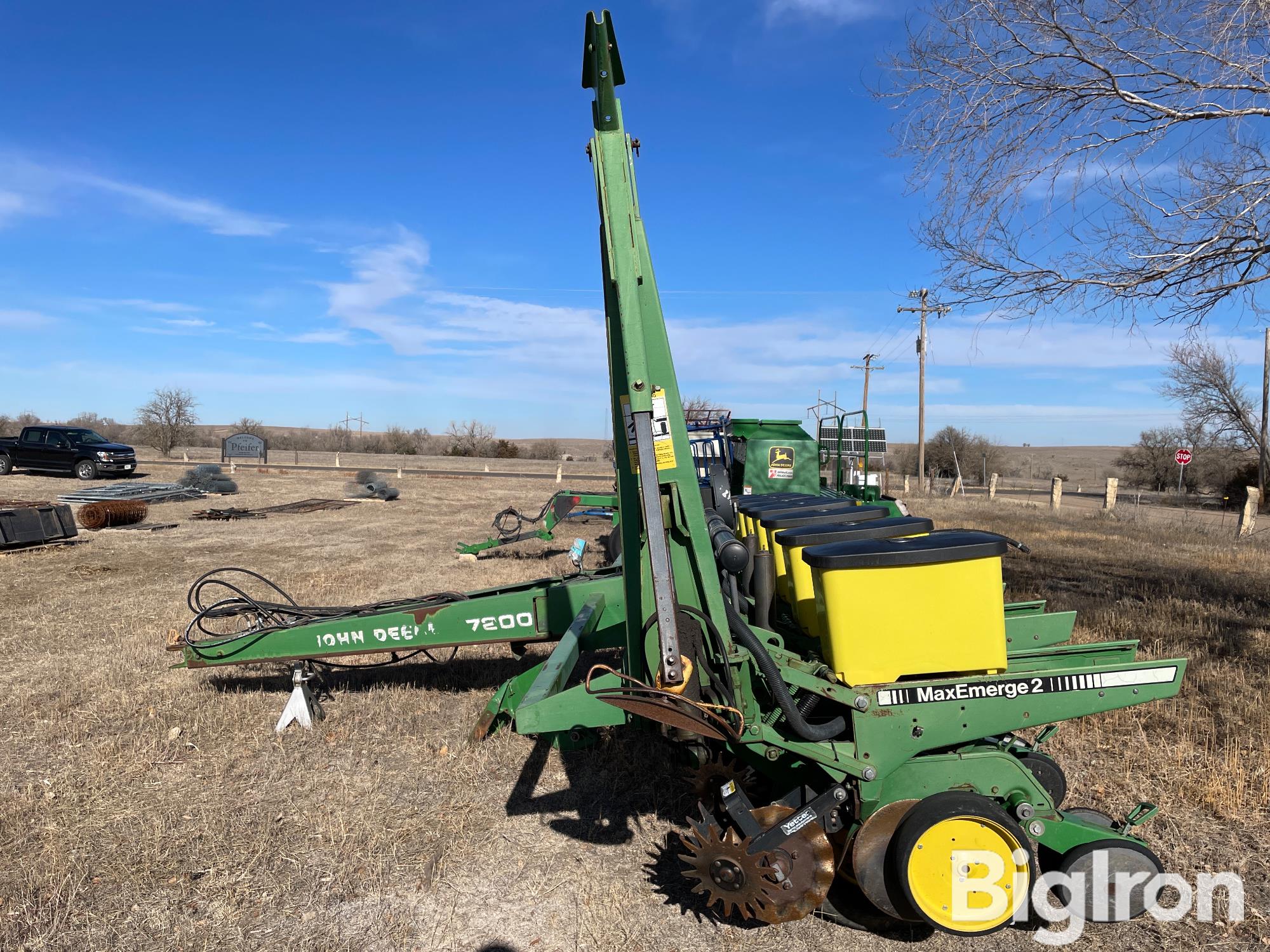 John Deere 7200 Maxemerge 2 Planter With 2020 Precision Planting System Bigiron Auctions 5064