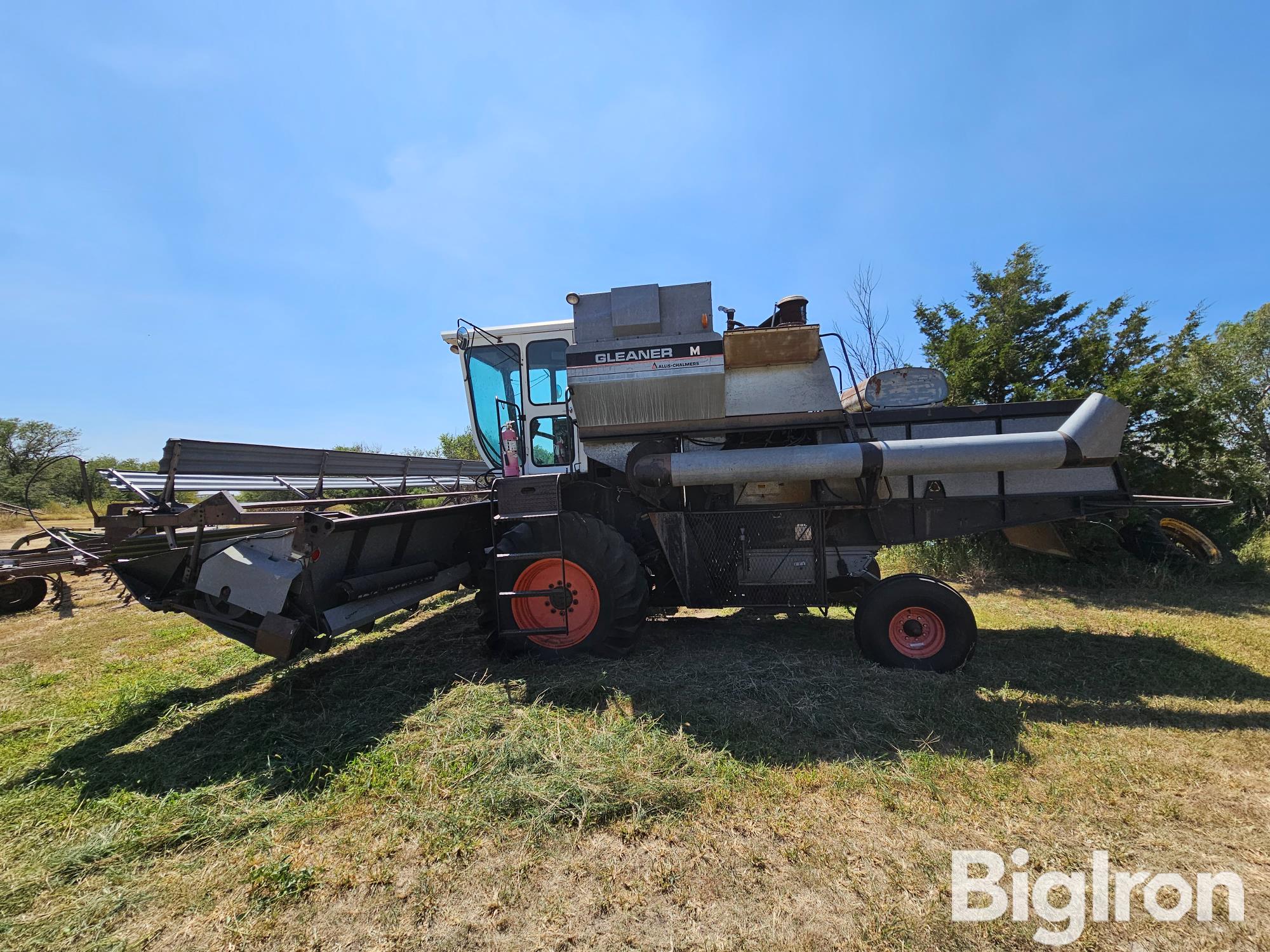 Allis-Chalmers Gleaner M Combine BigIron Auctions