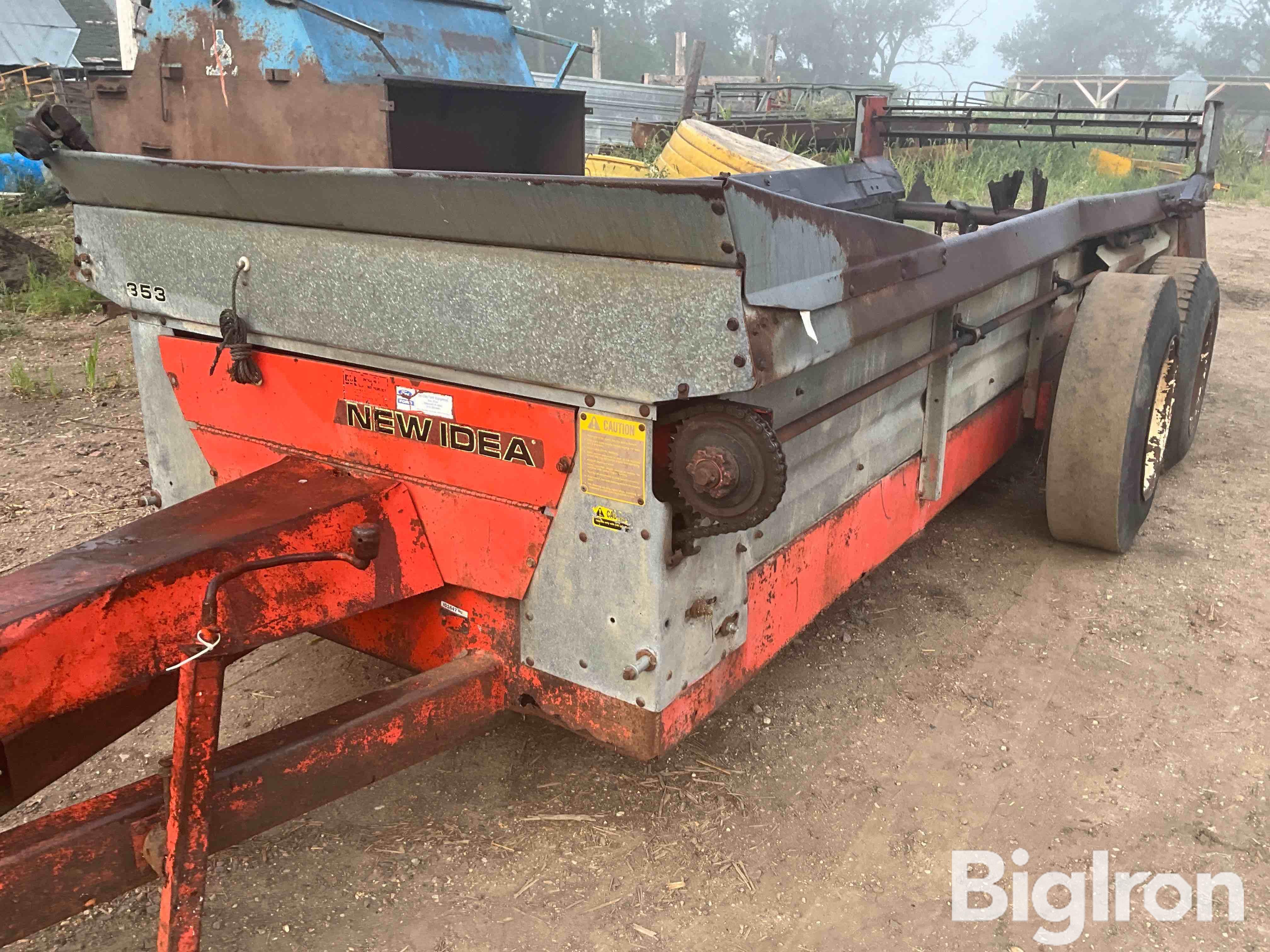 New Idea 353 Manure Spreader BigIron Auctions   Newidea353manurespreade 3e6735f2b6774bc6923e4dd4299e8e14 