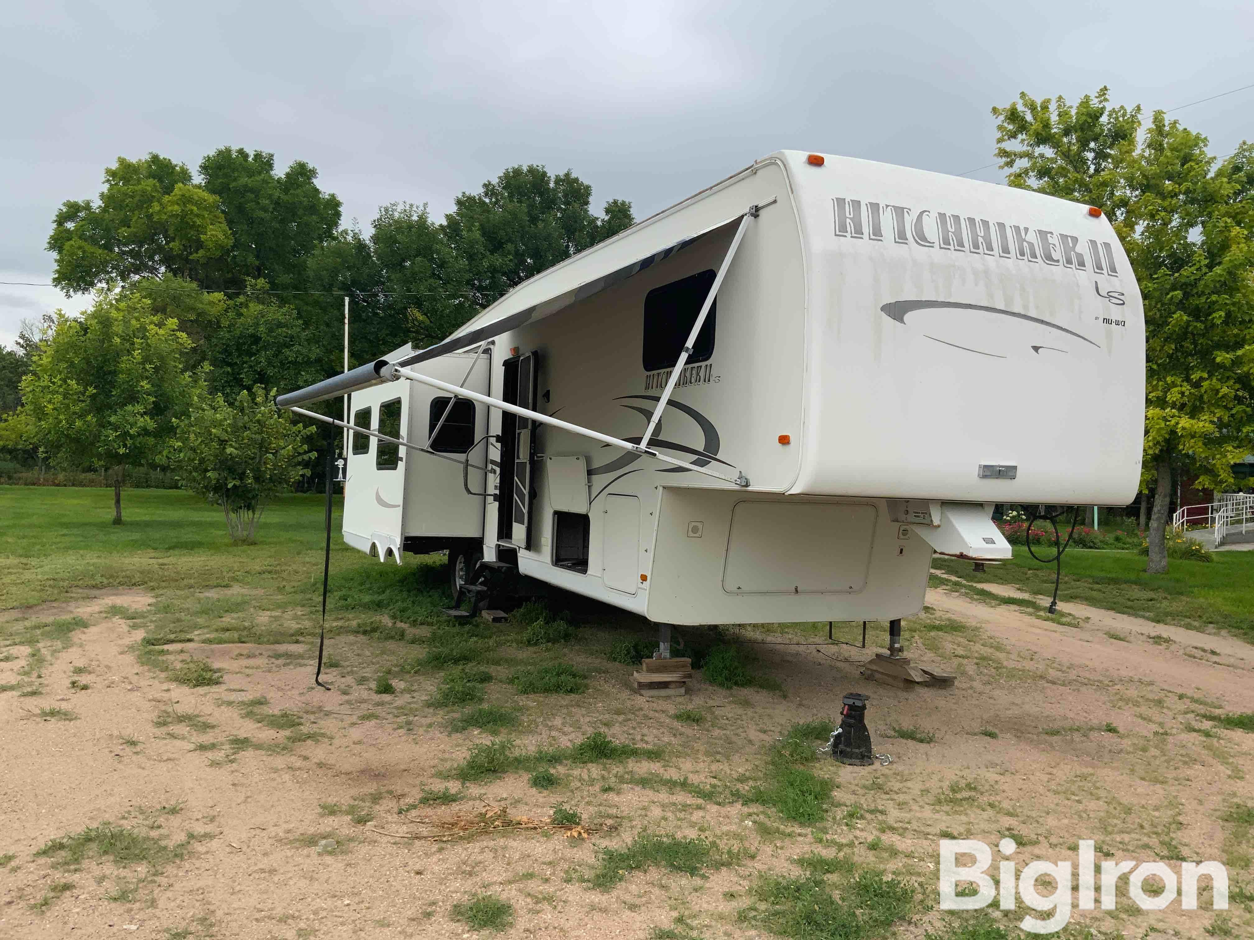 2003 Hitchhiker II T/A Slide Out 5th Wheel Camper BigIron Auctions