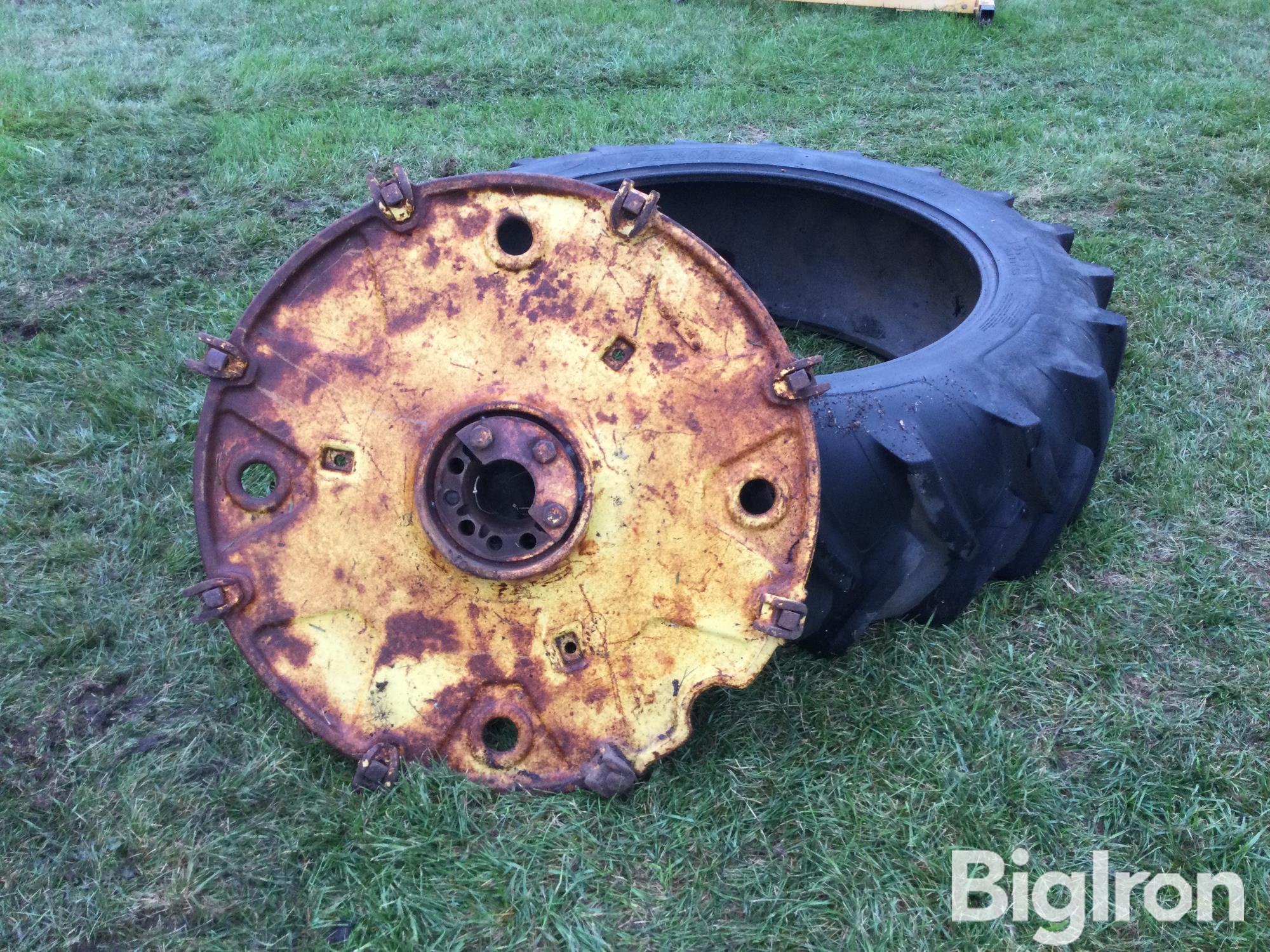 John Deere Wheel Center And 15 5 38 Tire Bigiron Auctions