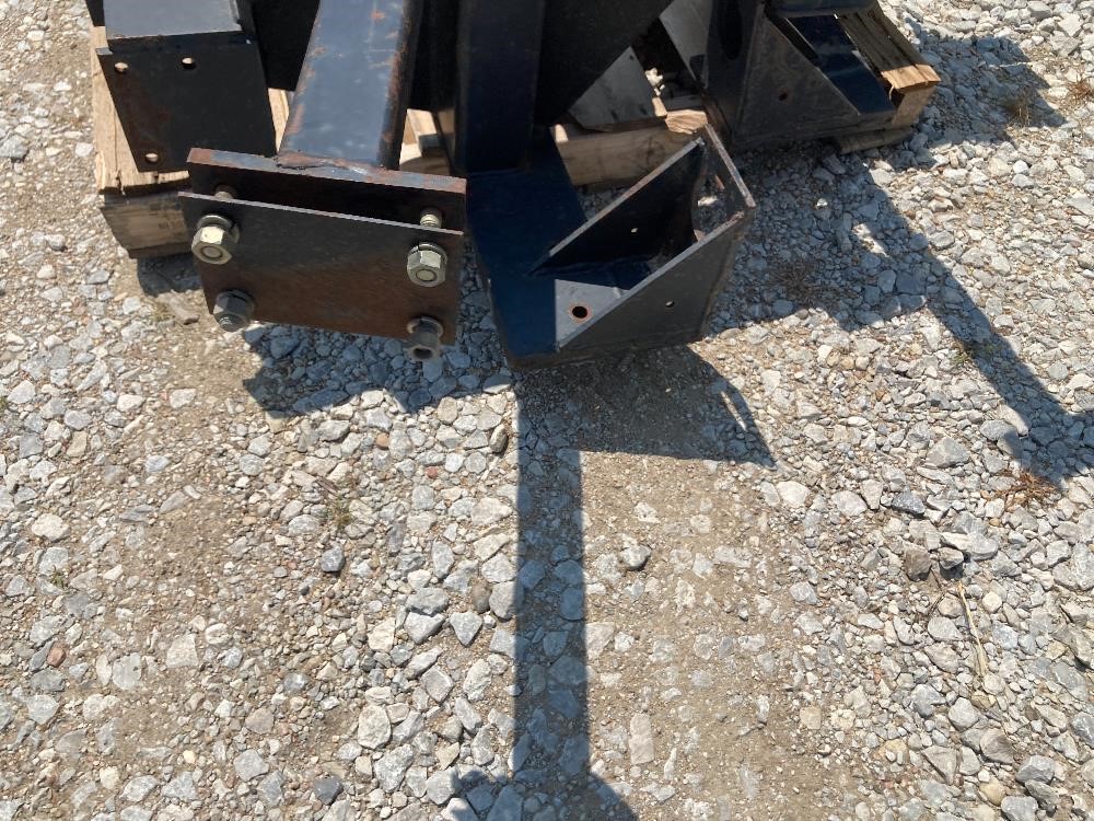 Allied Buhler Massey Ferguson Loader Brackets Bigiron Auctions