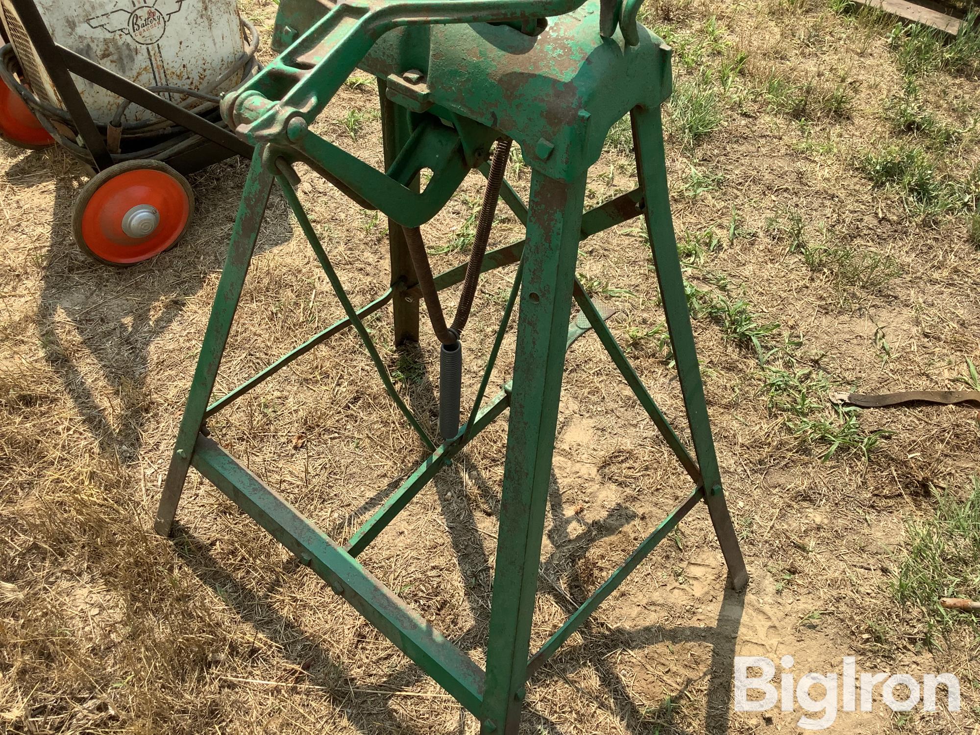 Antique Tire Spreader Bigiron Auctions 9779