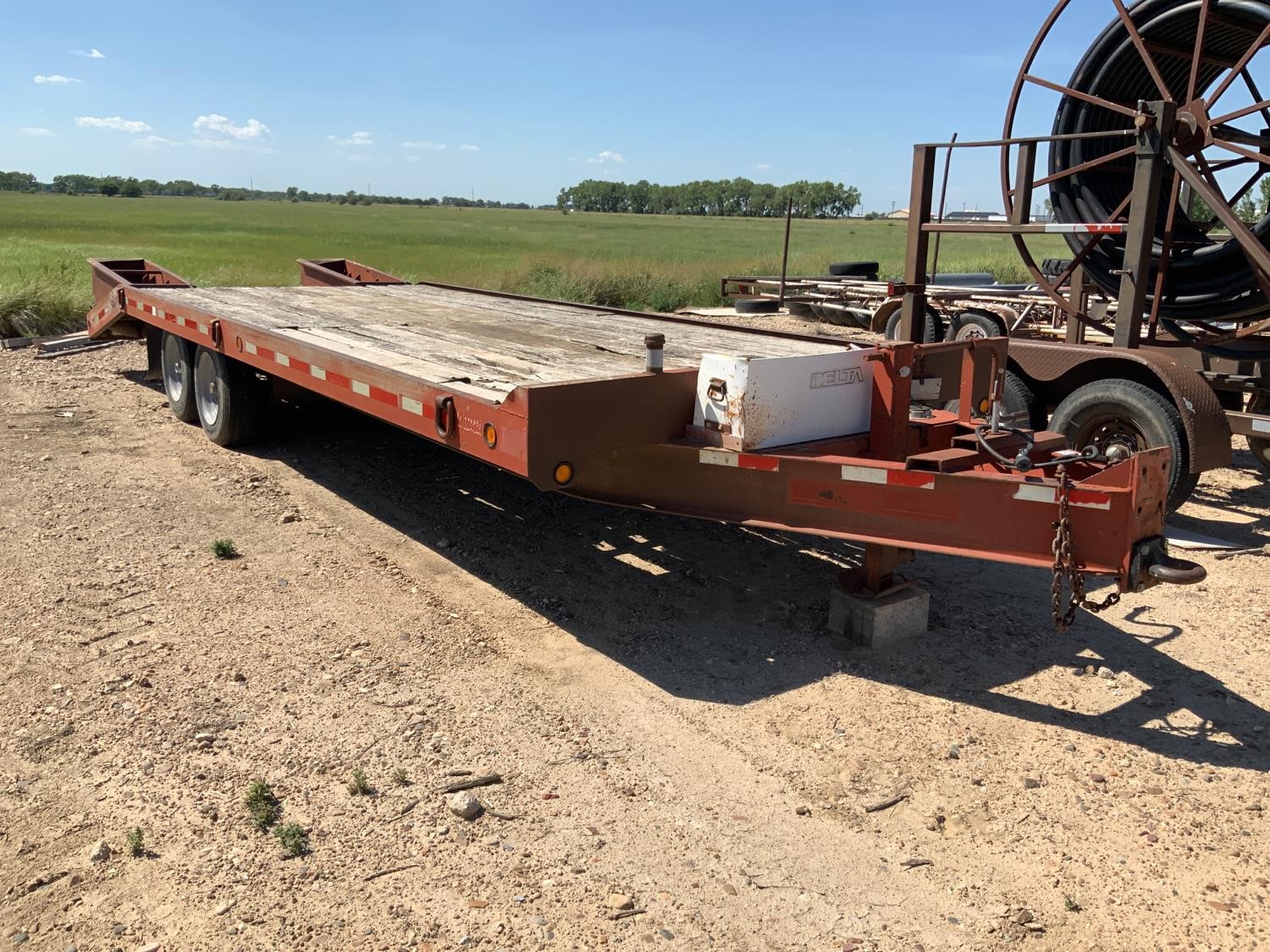 1997 Towmaster T-16 101”x25’ T/A Flatbed Trailer BigIron Auctions