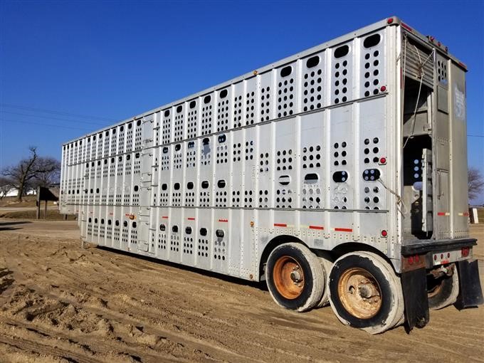 1989 Merritt Cattle Drive Potbelly T/A Livestock Trailer BigIron Auctions