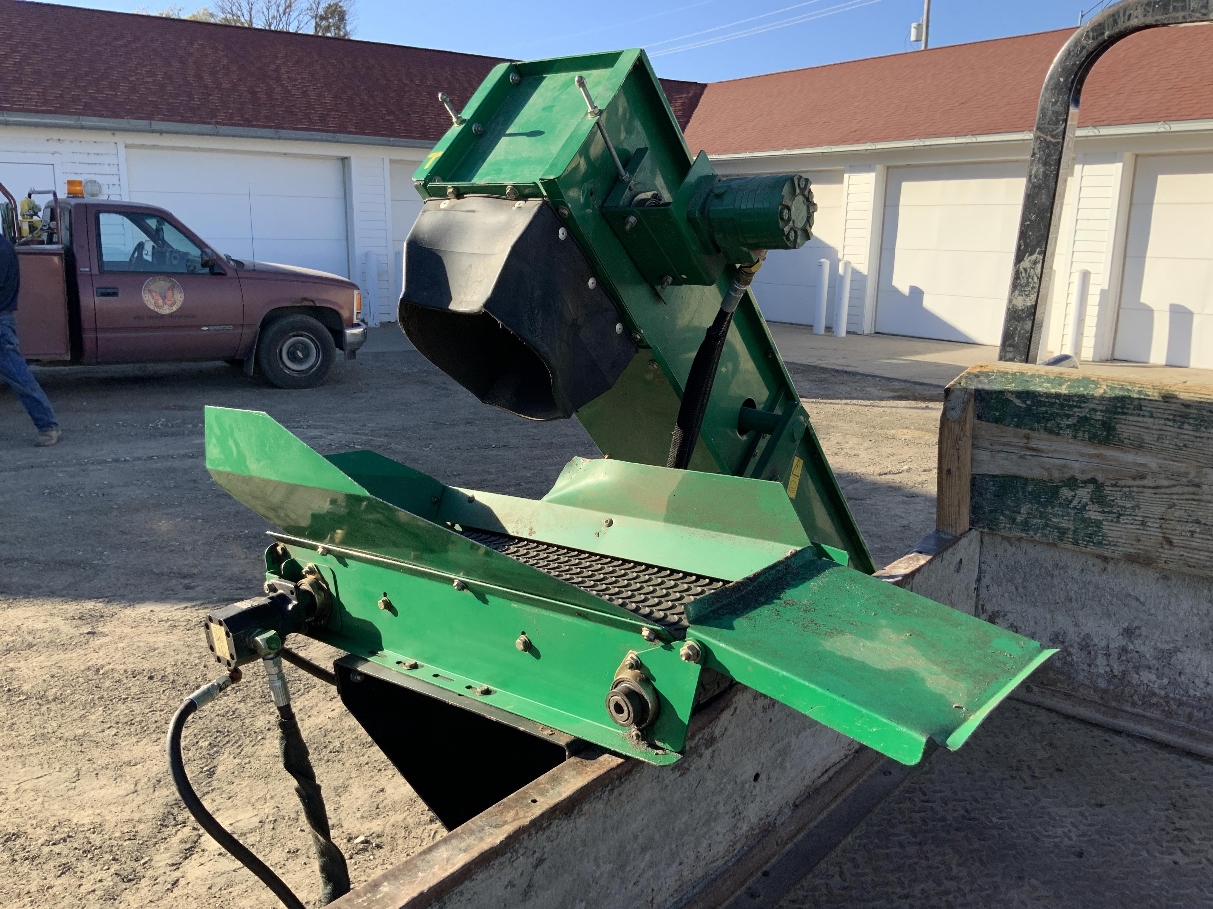 1989-cushman-894754-core-harvester-bigiron-auctions