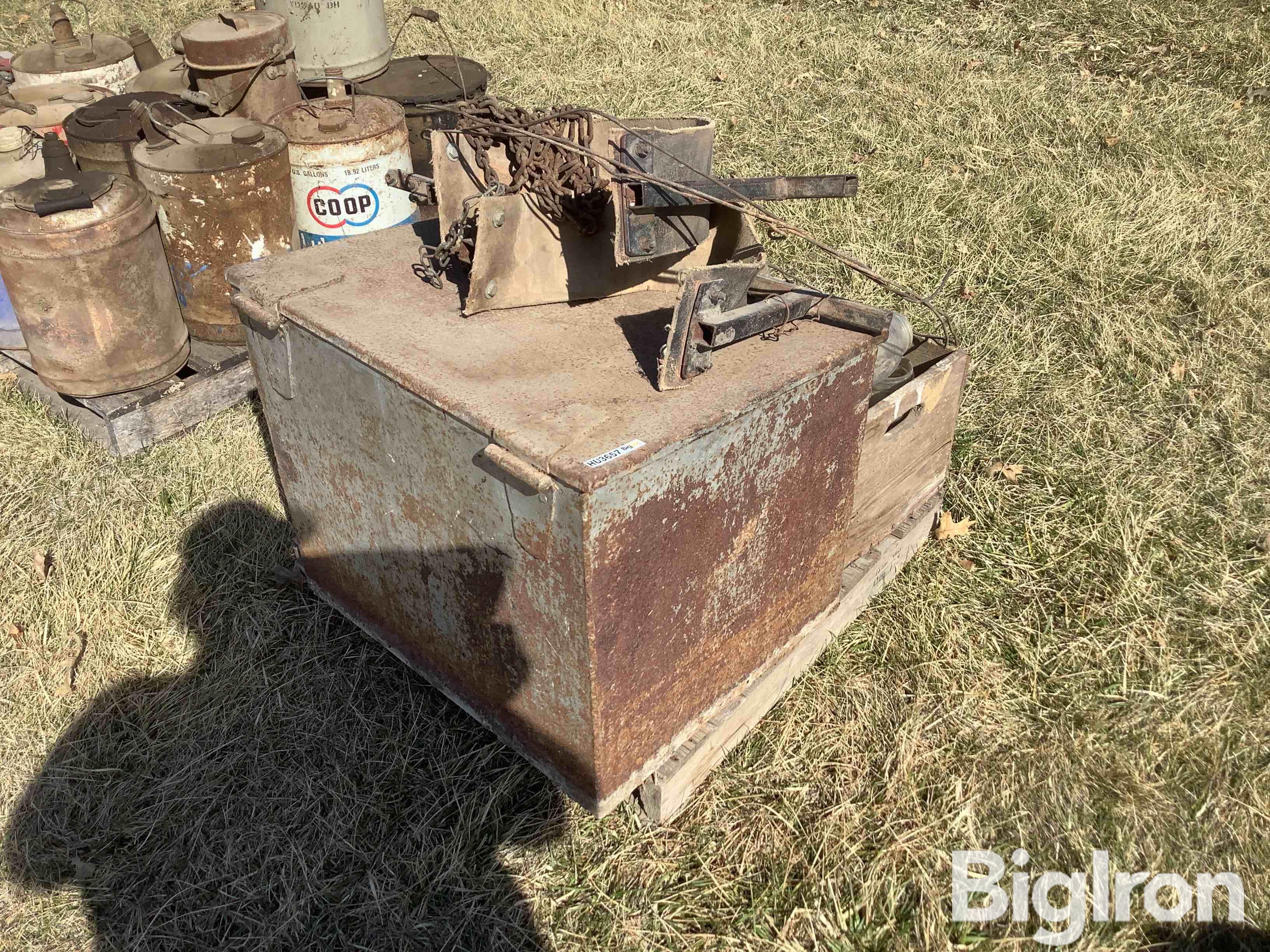 Under Mount Tool Box BigIron Auctions   Undermounttoolbox B870744300904e3f9ae6decc1df03072 