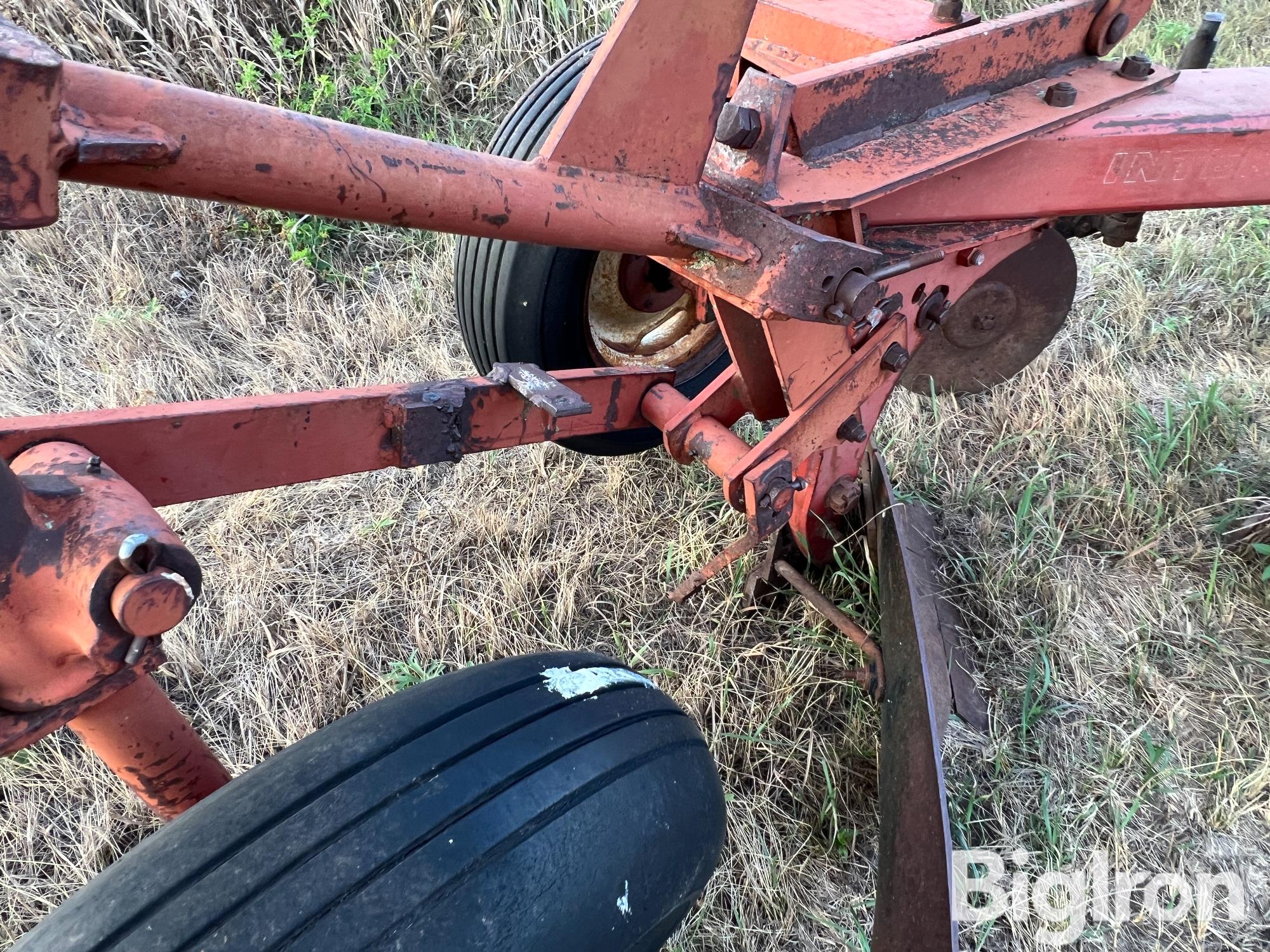 International 510 Semi Mounted Plow Bigiron Auctions