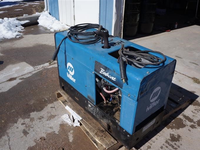 Miller Bobcat 225 NT CC/CV AC/DC Gas Driven 8000 Watt Welder/Generator