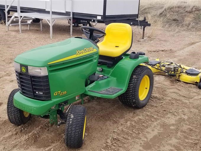 2004 john deere riding lawn mower