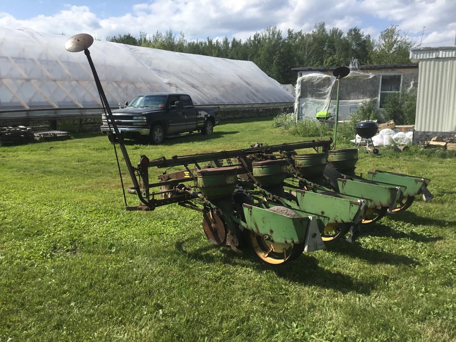 John Deere 494 4r32” Planter Bigiron Auctions 0827