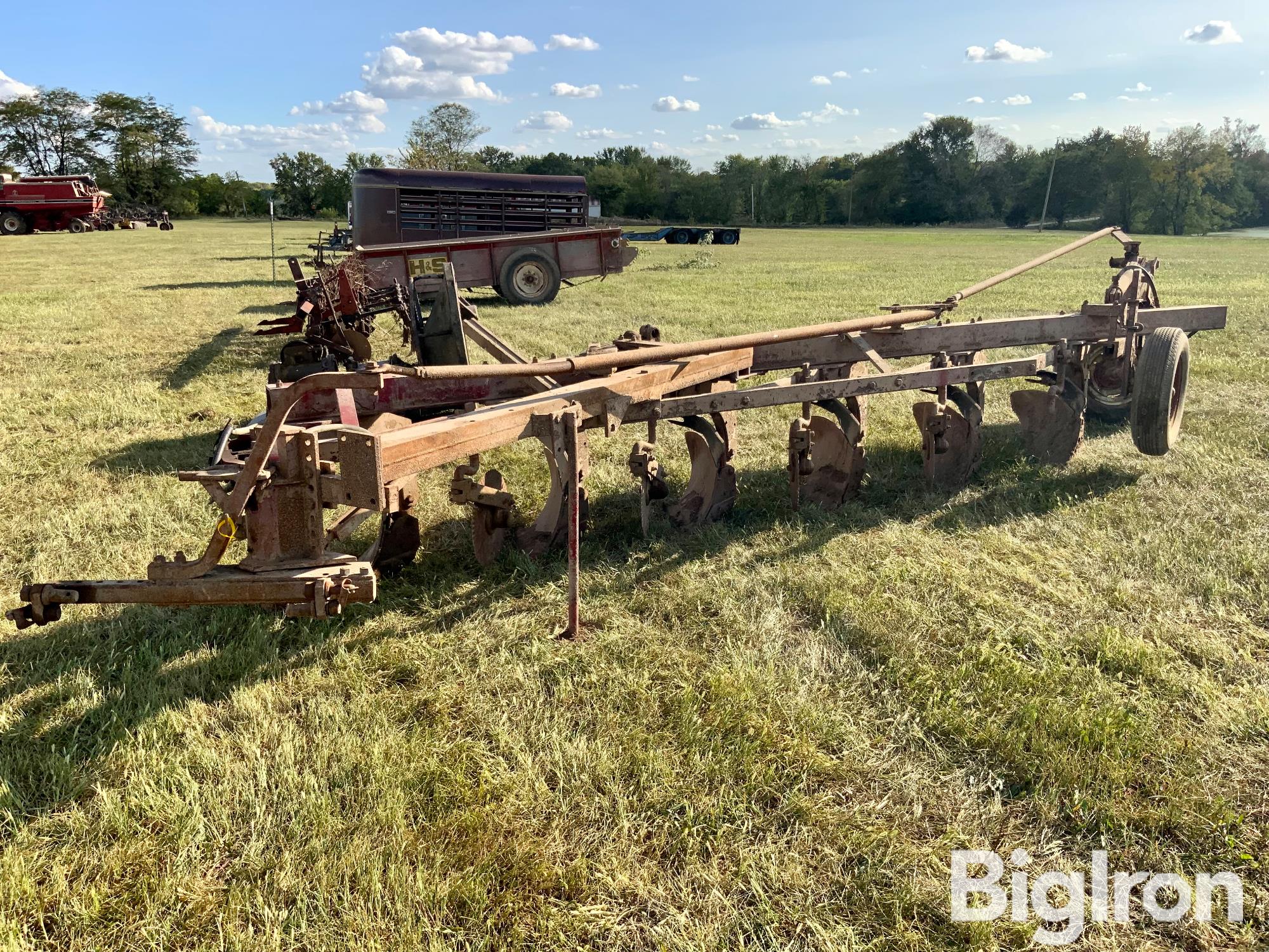 International 700 Semi-Mounted Plow BigIron Auctions