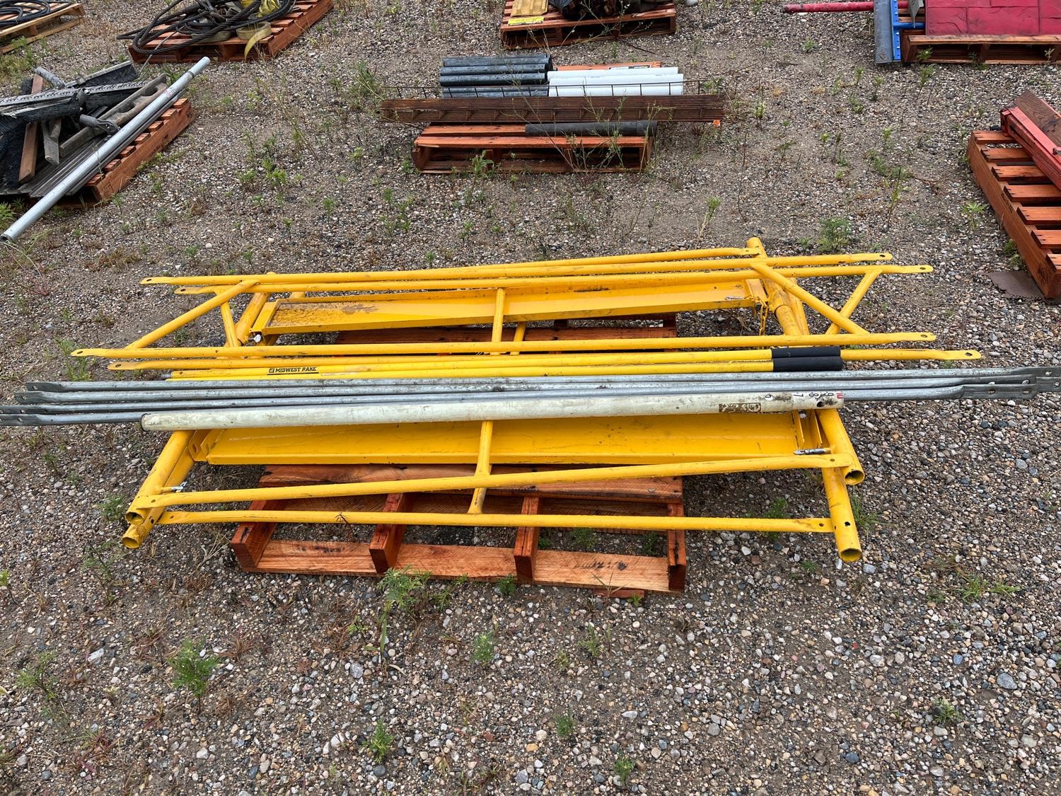 Midwest Rake Fiberglass Handles & Scaffolding Sections BigIron Auctions