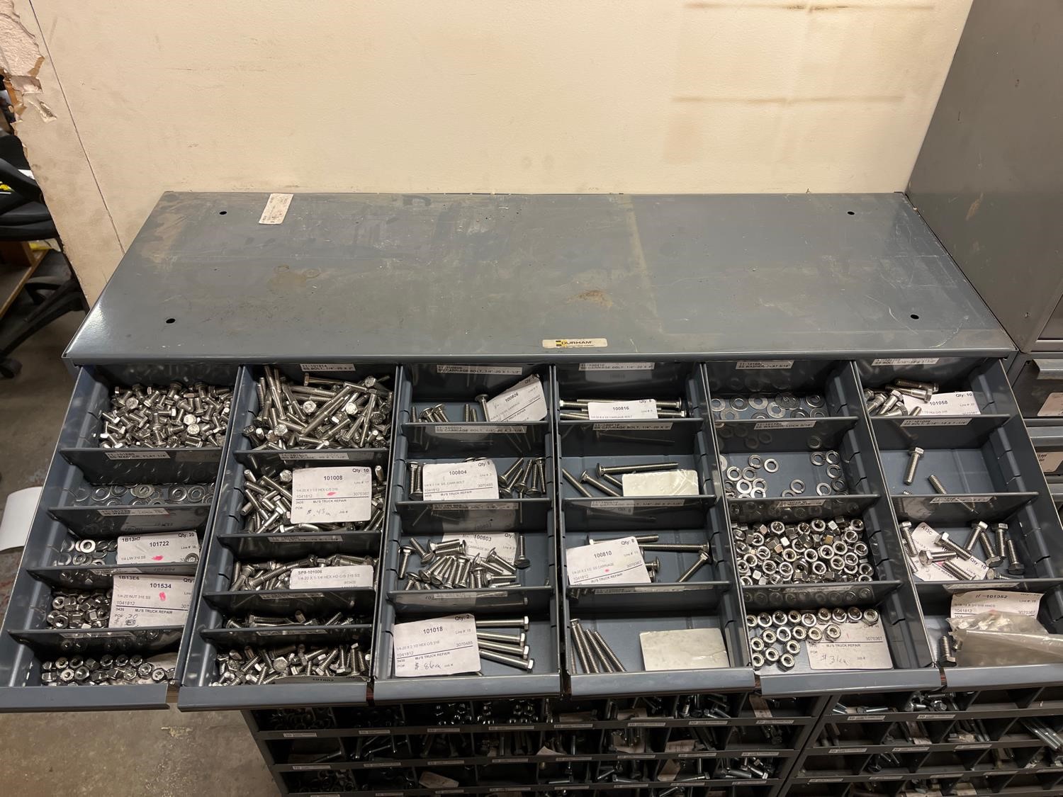 Durham Bins 5 Section Bins Wbolts And Electrical Bulbs Bigiron Auctions 