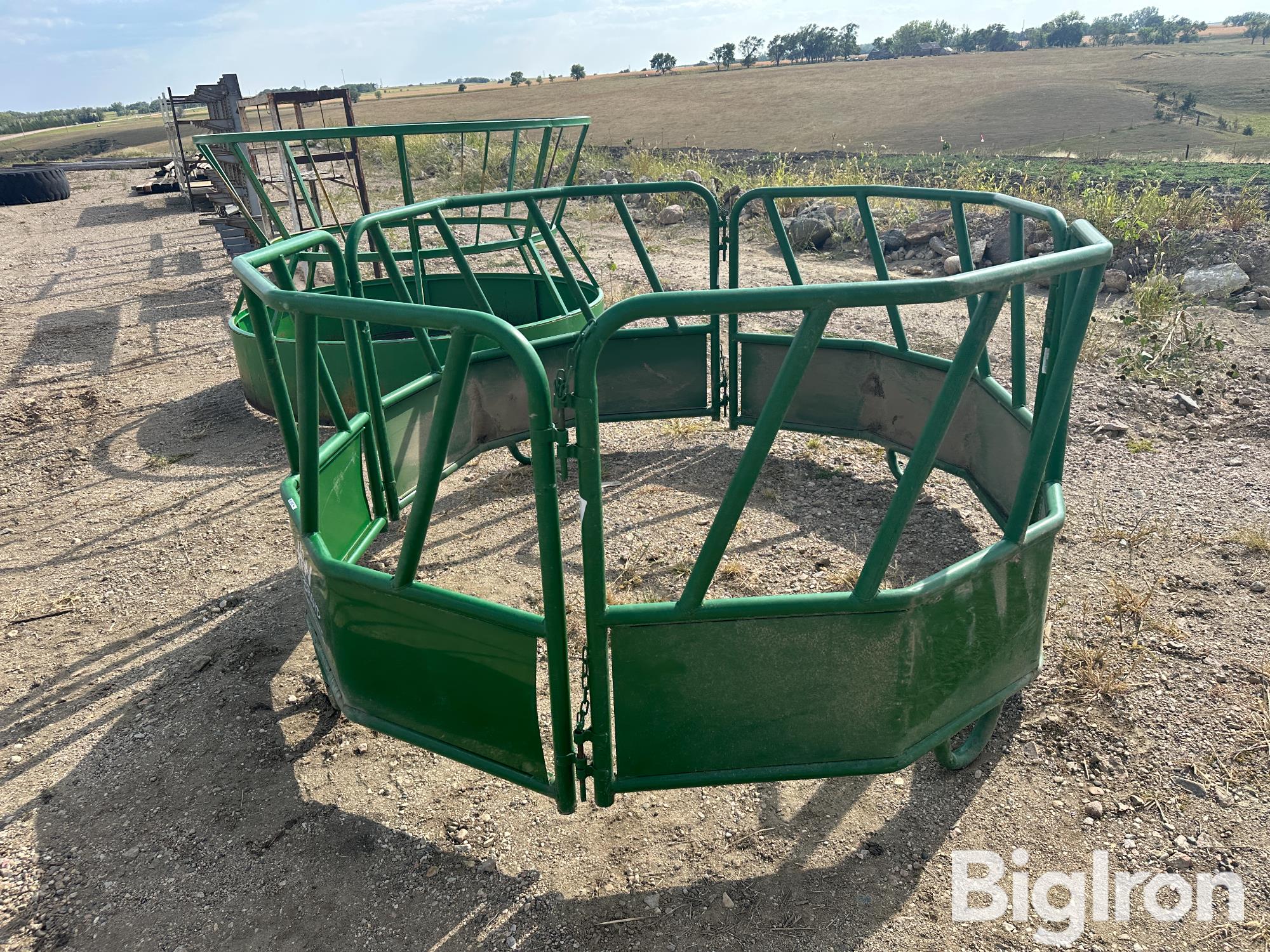 HW Brand Bale Self-Feeder BigIron Auctions