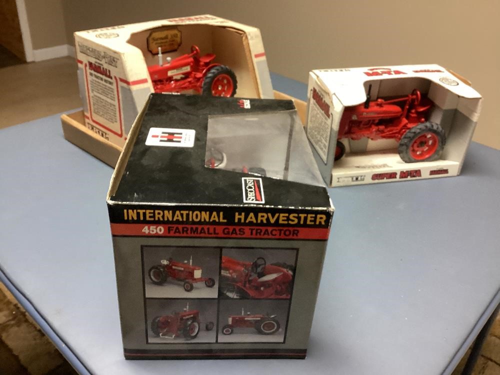 Farmall Collectible Toy Tractors Bigiron Auctions