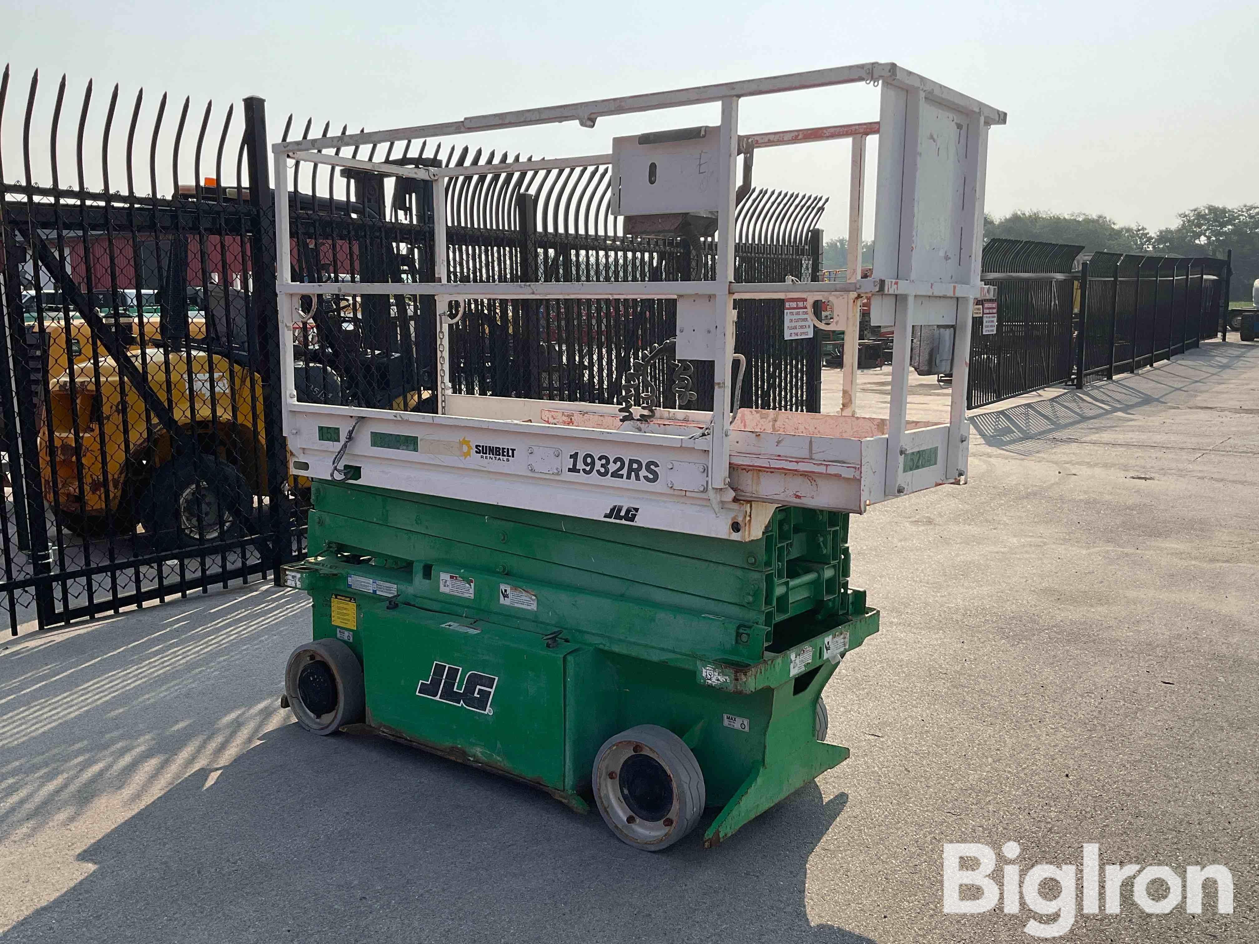 Jlg Rs Self Propelled Electric Scissor Lift Bigiron Auctions