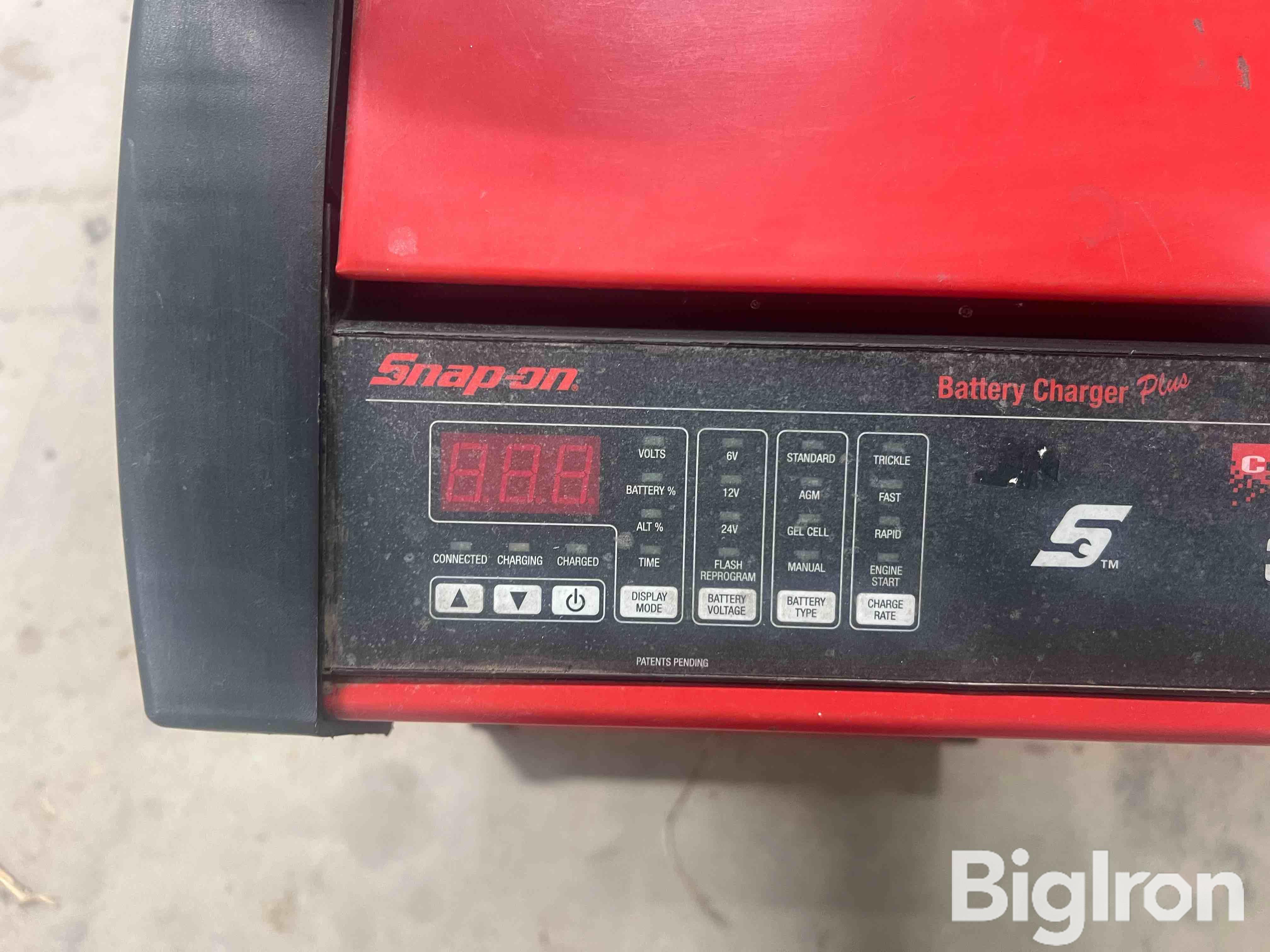 Snap On Eebc500 Battery Charger Plus Bigiron Auctions 9060