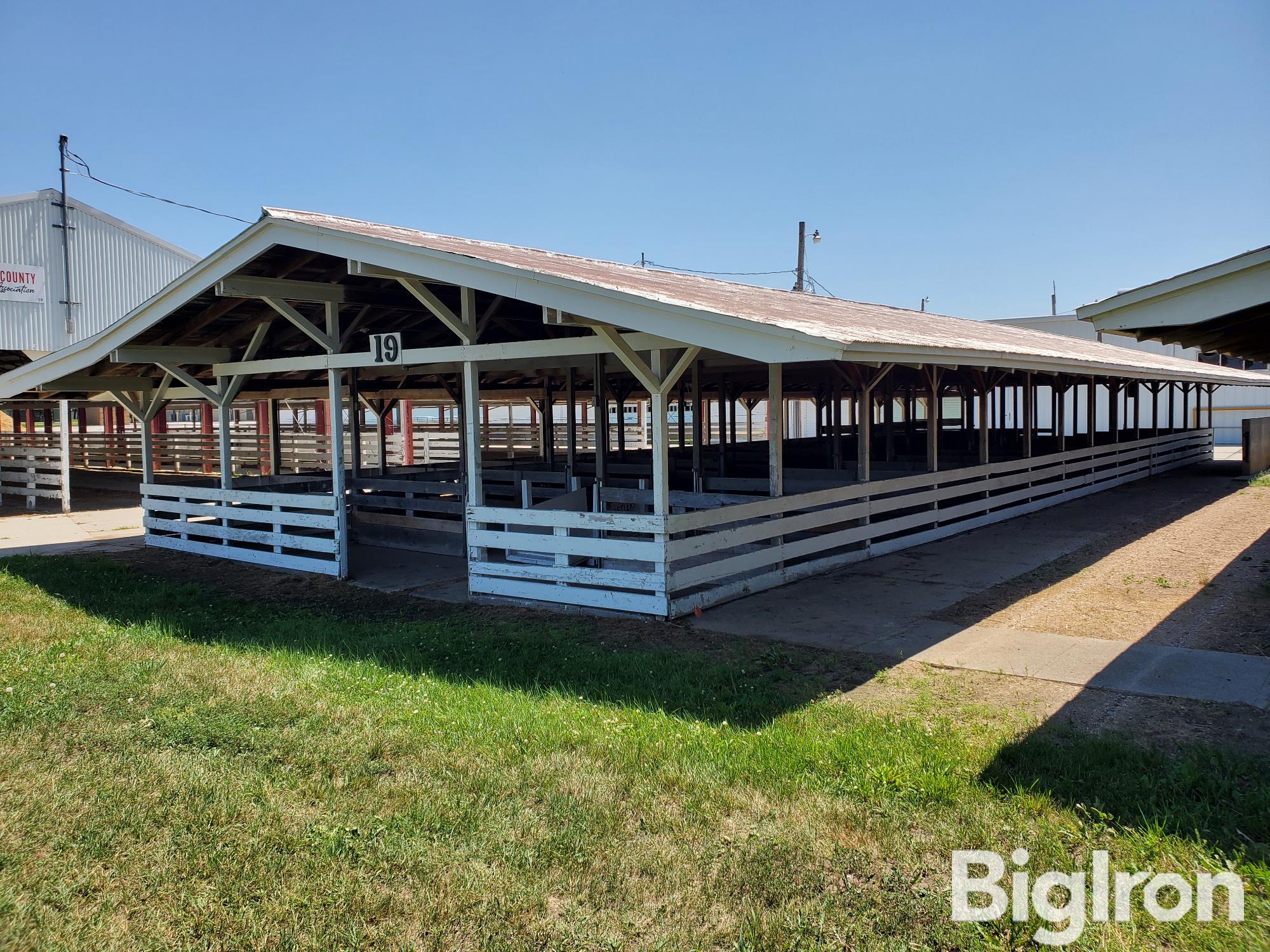 Livestock Show Barn BigIron Auctions