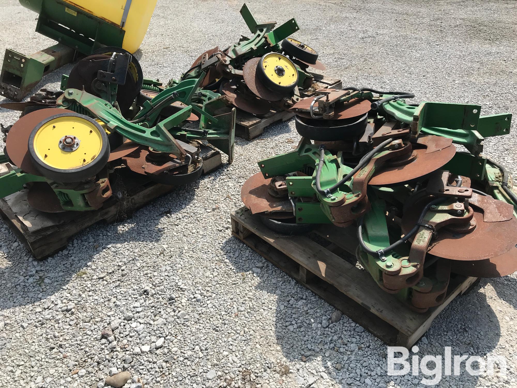 John Deere Liquid Fertilizer Row Injectors Bigiron Auctions 2616