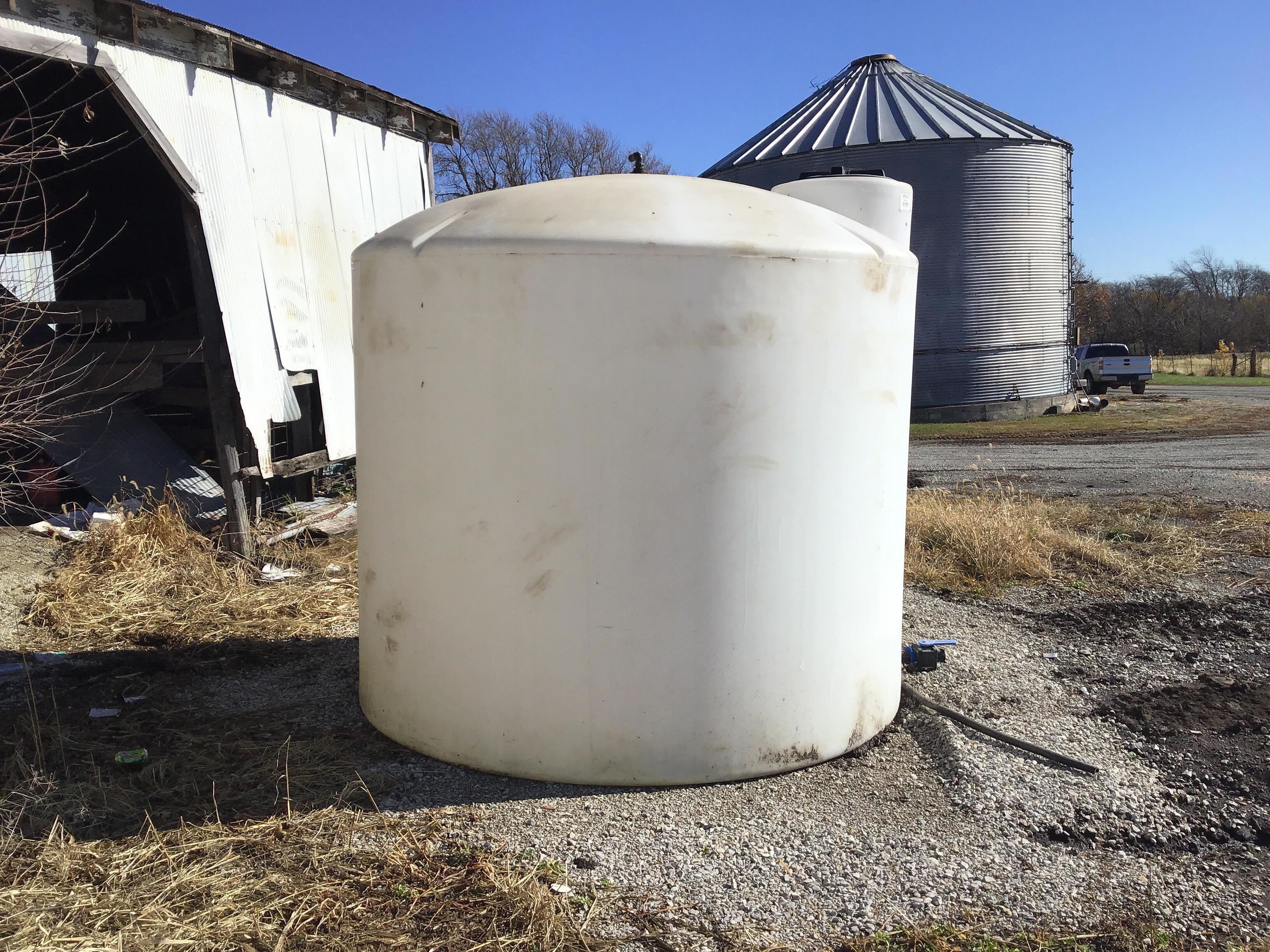 Norwesco 2500 Gallon White Vertical Storage Tank BigIron Auctions