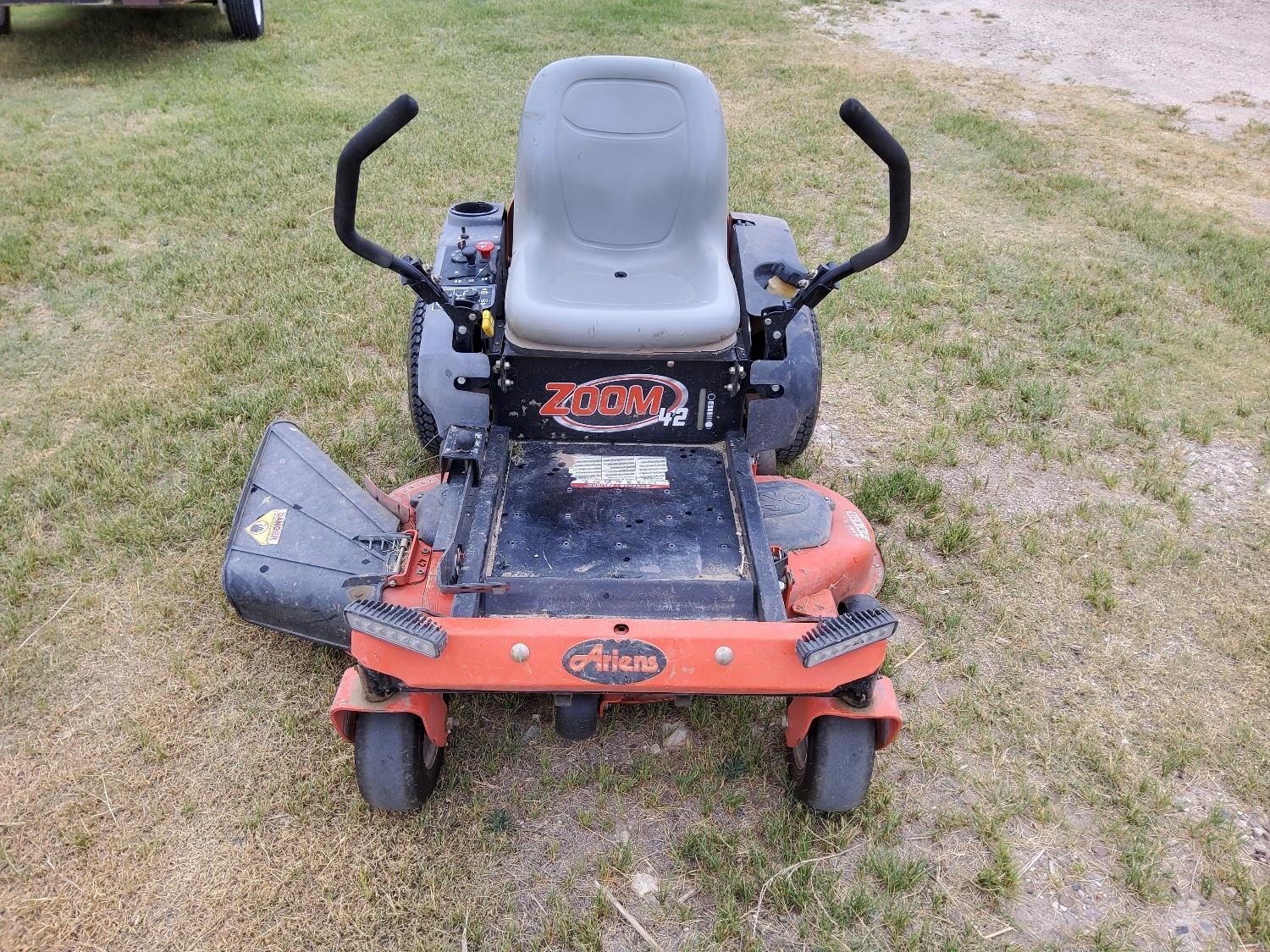 Ariens zoom 42 zero turn online mower