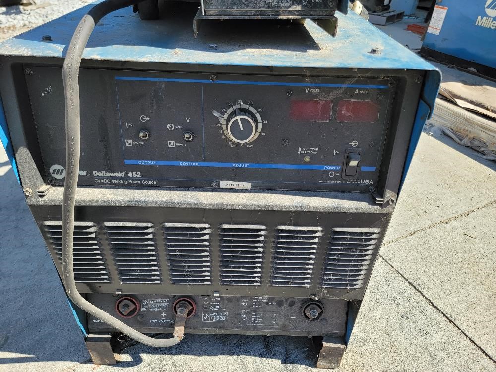 Miller Delta Weld 452 CV-DC Welding Power Source w/ 70 Series Wire ...