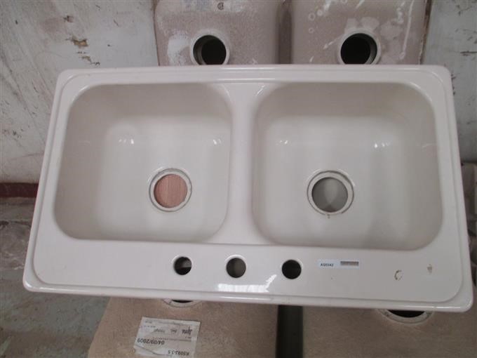 lyons bistro kitchen sink