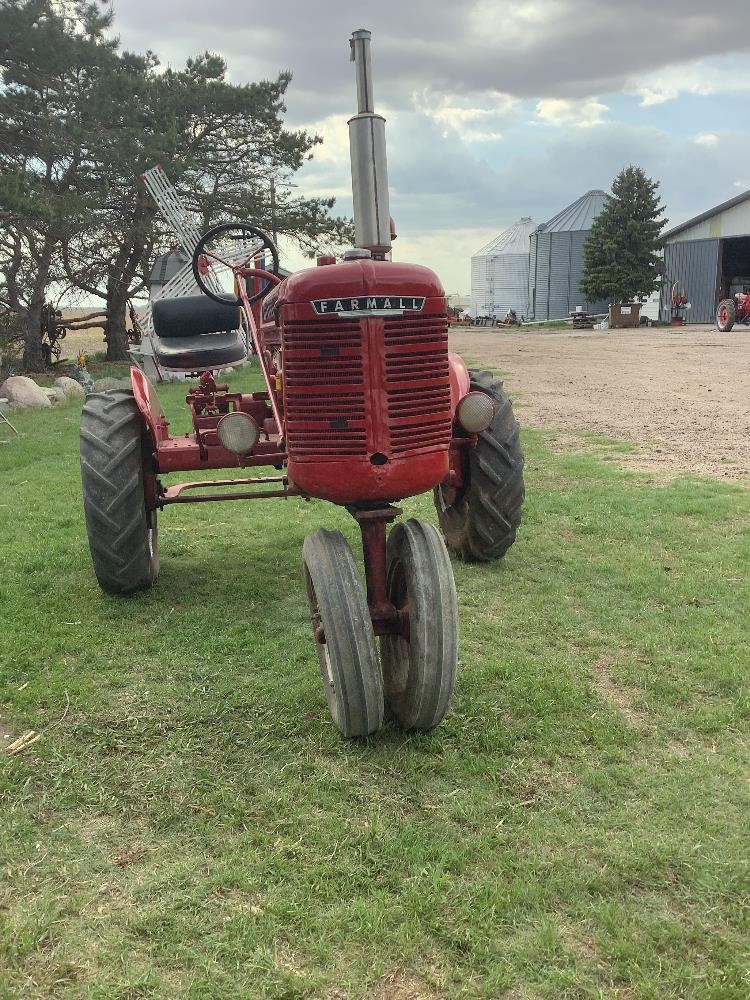 1946 Farmall B Culti-Vision 2WD Tractor BigIron Auctions