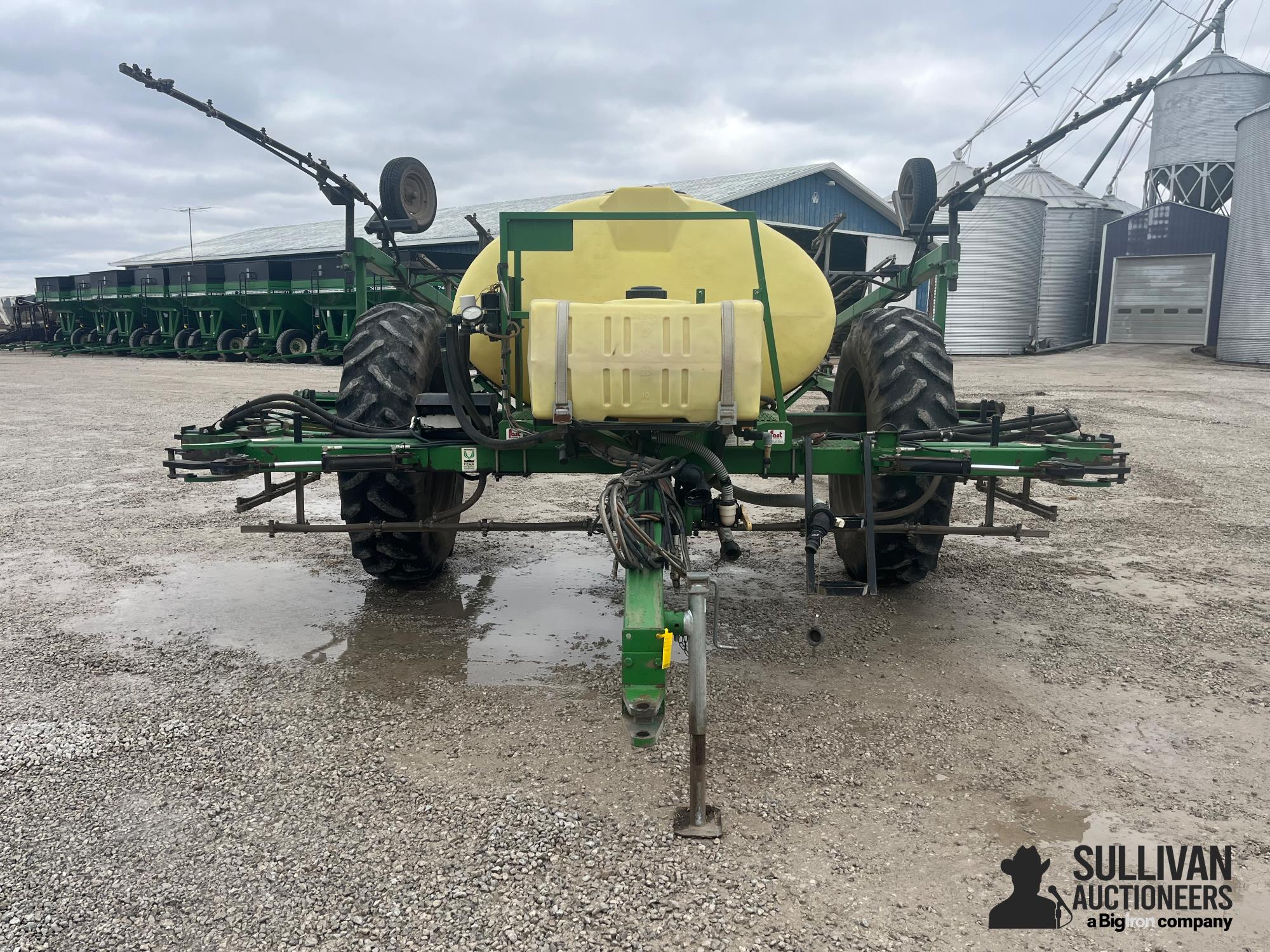 Fast 1 000 Gal Pull Type Sprayer BigIron Auctions   Fast1000galsprayer 07f86121fb9147b99e3600b61ba3d71b 