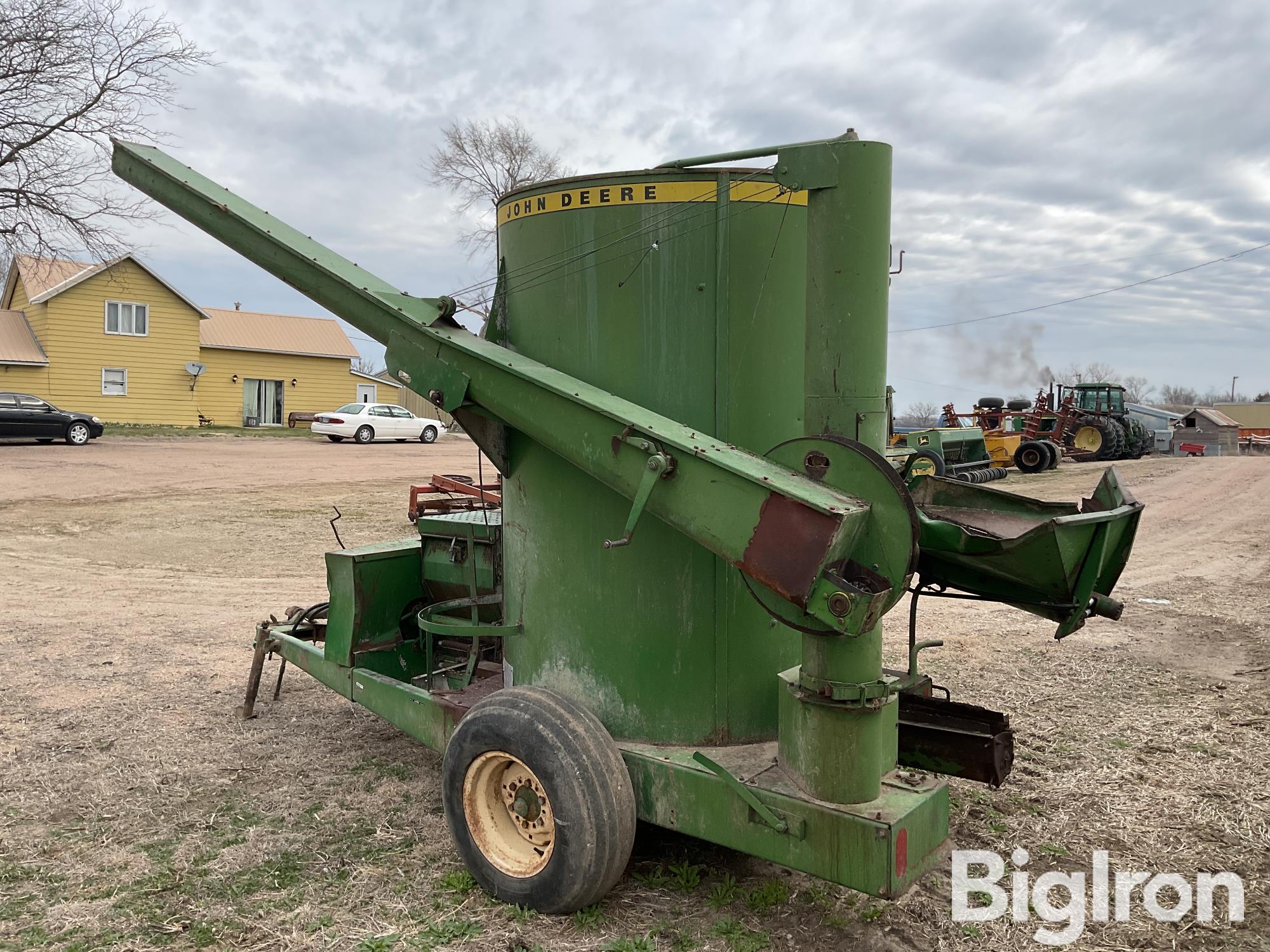 John Deere 700 Grinder Mixer BigIron Auctions