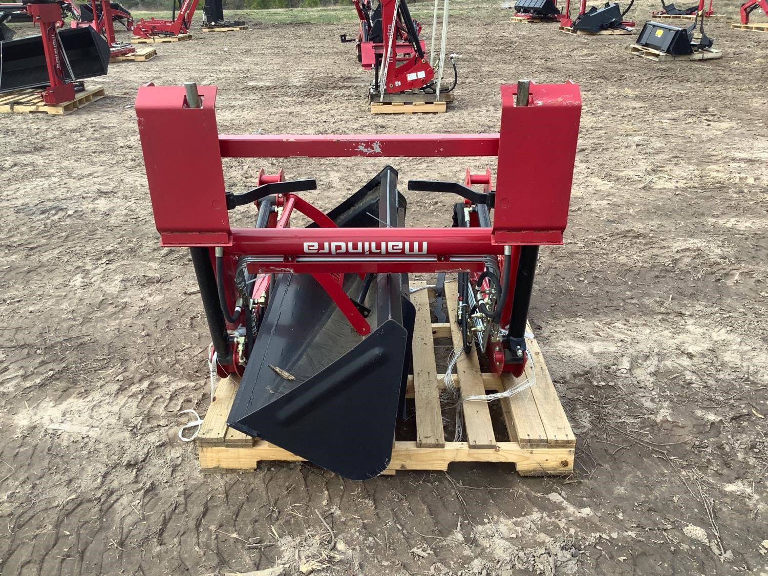 Mahindra 2538CL Loader W/66” Bucket BigIron Auctions