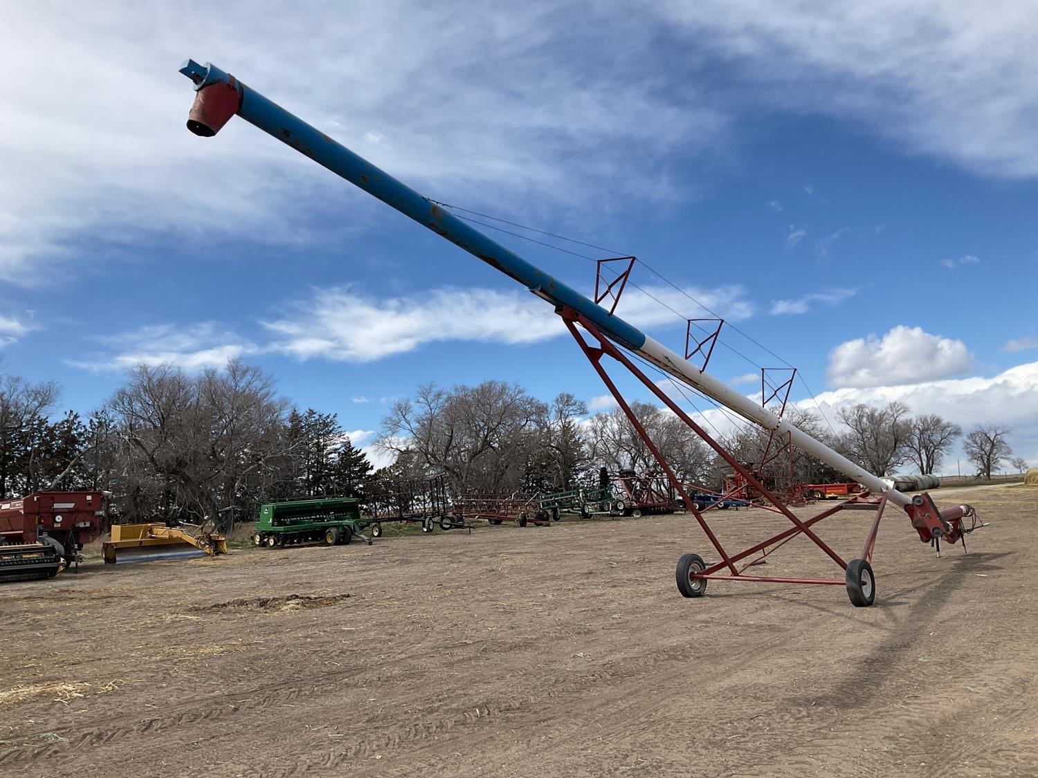 Feterl 1066 Auger W/swing Away Hopper BigIron Auctions