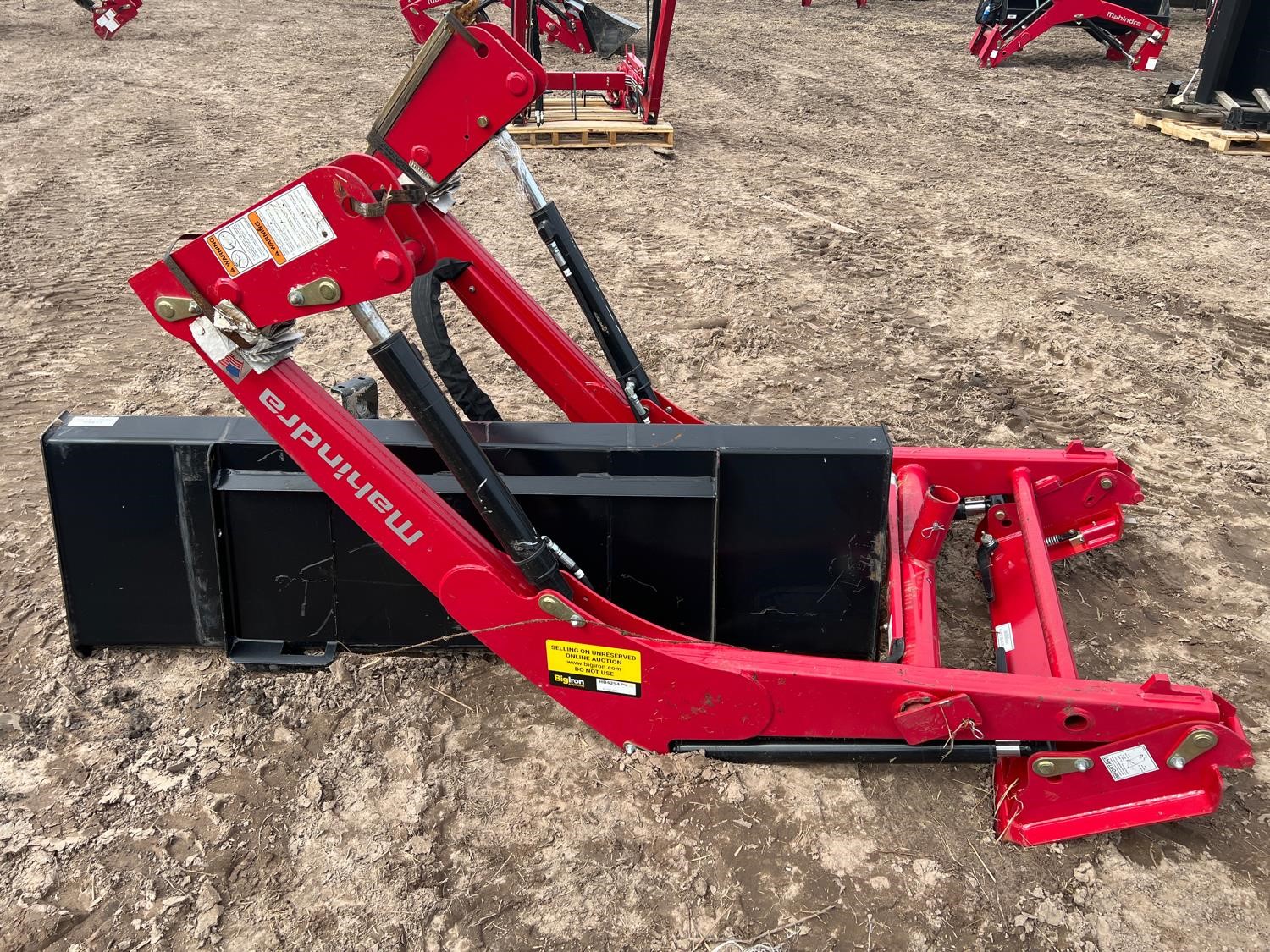 Mahindra 3550CL Loader W/75