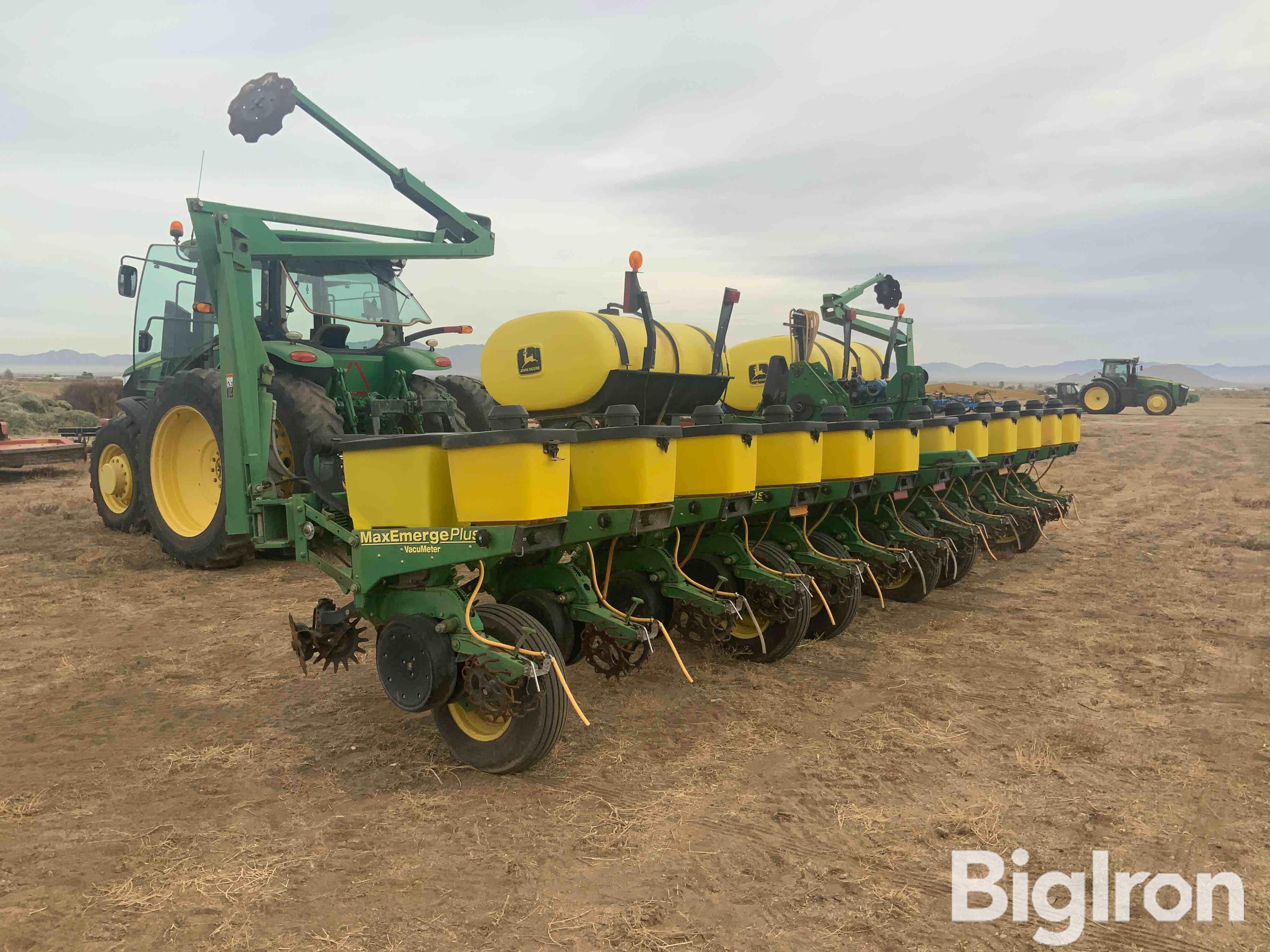 John Deere 1760 Maxemerge Plus 12r30 Vacumeter Planter Bigiron Auctions 5152