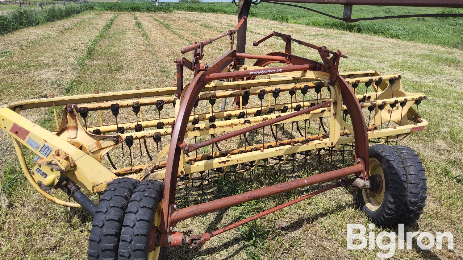 New Holland 258/260 Double Ground Driven Rakes BigIron Auctions