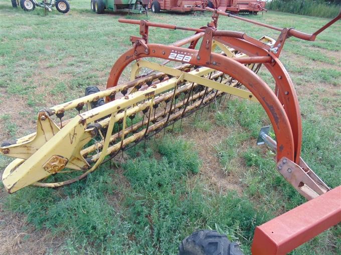 New Holland 252 Twin Rakes With Hitch BigIron Auctions