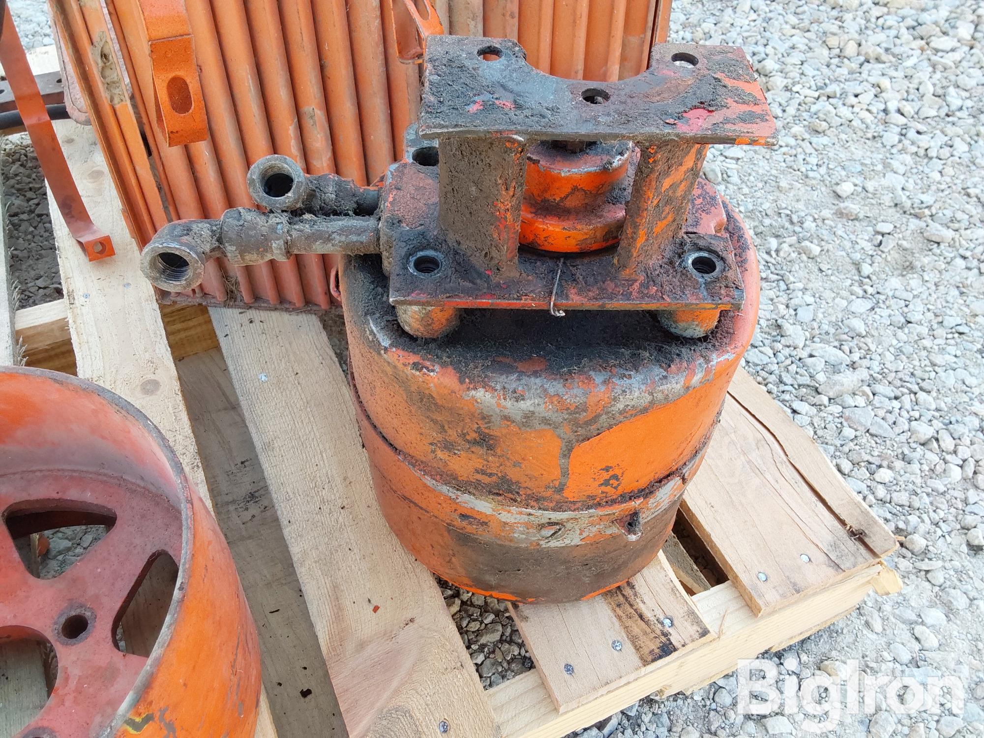 Allis-Chalmers Tractor Parts BigIron Auctions