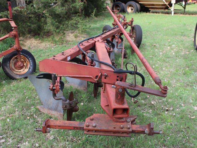 International Harvester 510 Semi Mounted 5-16 Steerable Plow BigIron ...