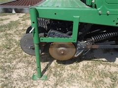 items/00bed3072c22e41180be00155de252ff/johndeere1520drill