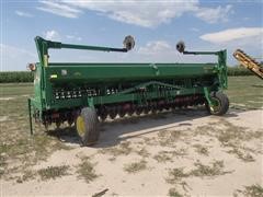 items/00bed3072c22e41180be00155de252ff/johndeere1520drill