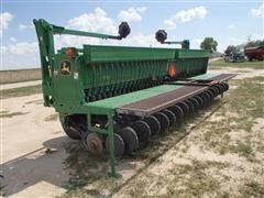 items/00bed3072c22e41180be00155de252ff/johndeere1520drill