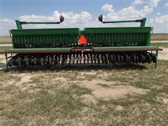 items/00bed3072c22e41180be00155de252ff/johndeere1520drill