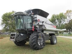 2011 Gleaner S-77 Tritura Combine 