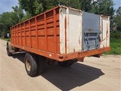 items/0414c2d780d0ea11bf210003fff94c59/1972international1600loadstargraintruck-21.jpg