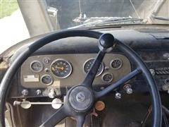 items/0414c2d780d0ea11bf210003fff94c59/1972international1600loadstargraintruck-59.jpg