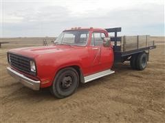 1973 Dodge D300/D350 Dually Pickup With Flatbed 