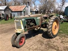 1959 Oliver 660 Gas 2WD Tractor 