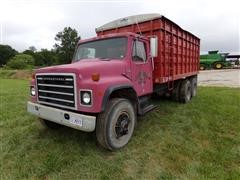 1981 International S 1900 T/A Grain Truck 