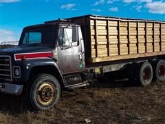 1979 International S1900 T/A Grain Truck 